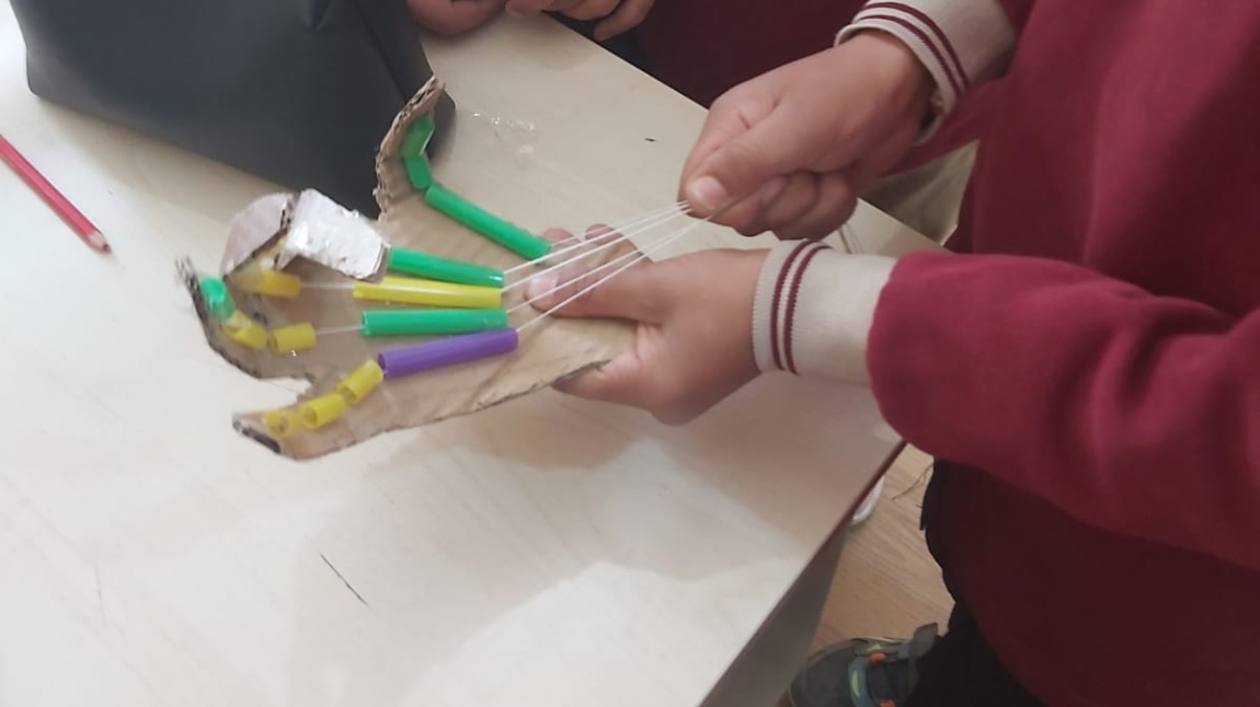 Pipetlerle Robotik El Yaptılar